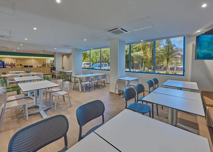 Hotel Express By Marriott Playa del Carmen