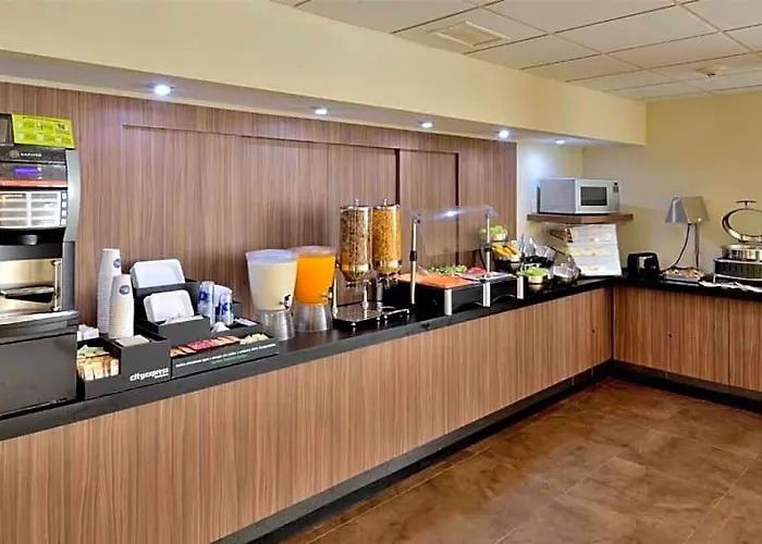 Hotel Express By Marriott Playa del Carmen