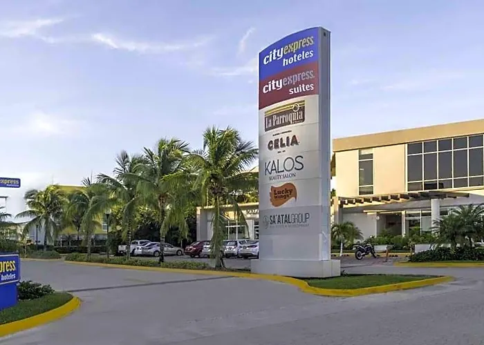 Hotel Express By Marriott Playa del Carmen